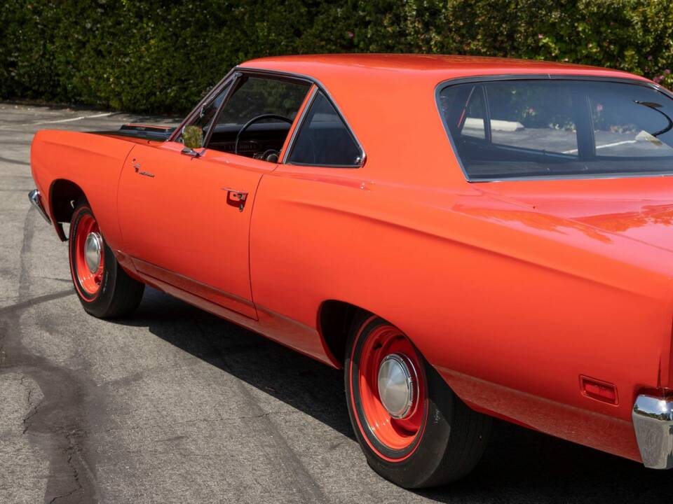 Image 8/8 of Plymouth Road Runner 426 Hemi (1969)