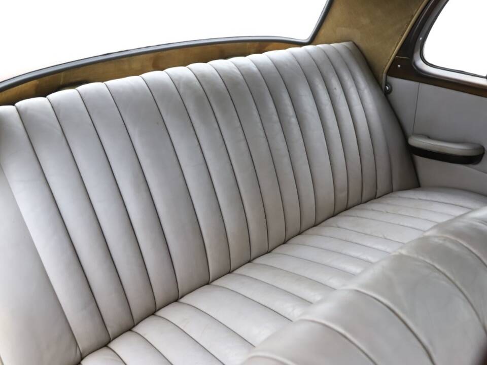 Immagine 17/34 di Mercedes-Benz 220 S (1957)