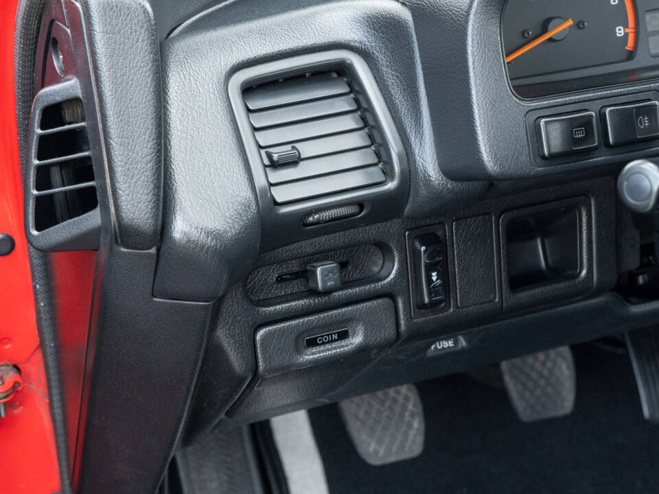Image 32/80 of Honda CRX (1991)