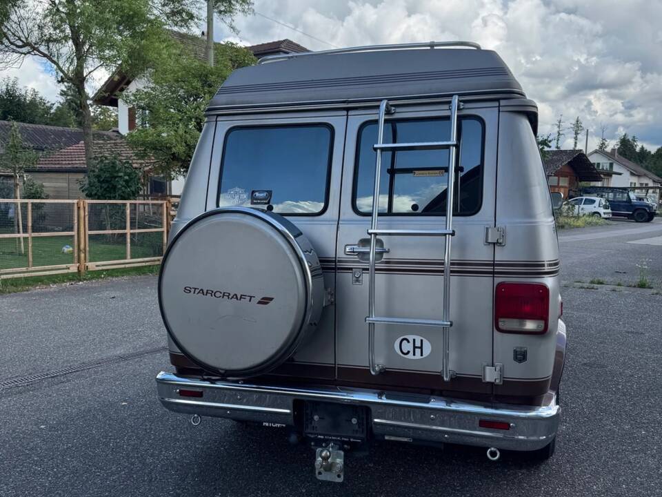 Immagine 2/14 di Chevrolet Van (1989)