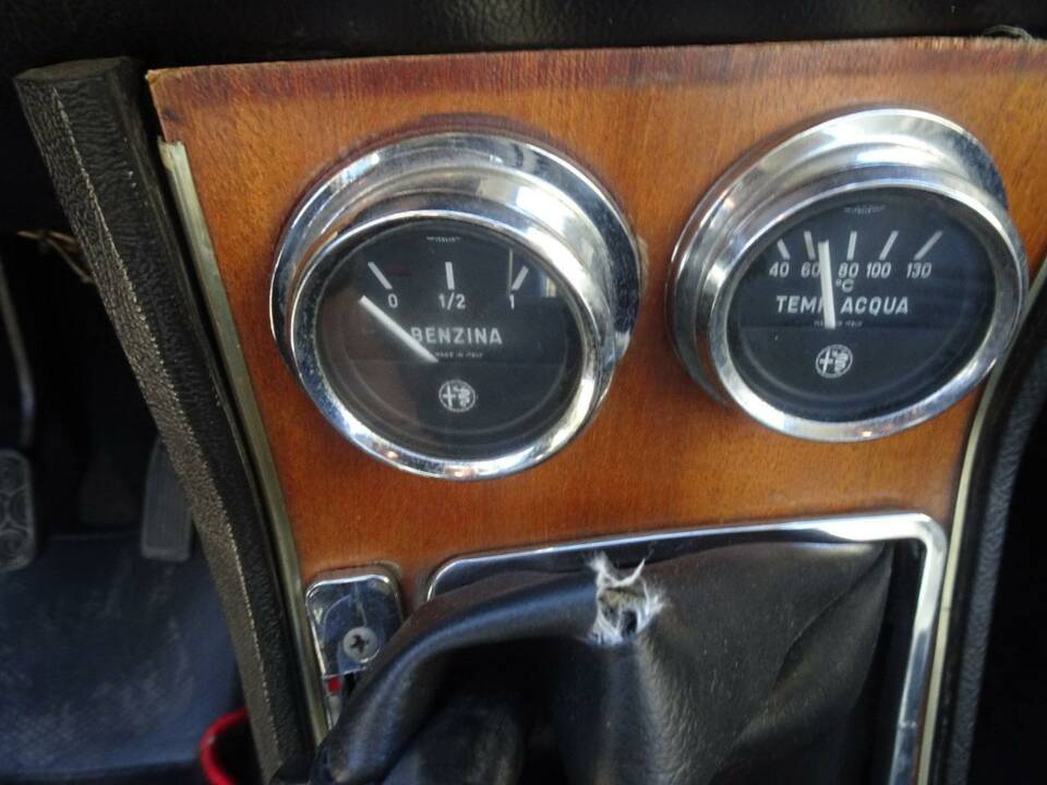 Image 21/50 of Alfa Romeo 1750 GT Veloce (1971)