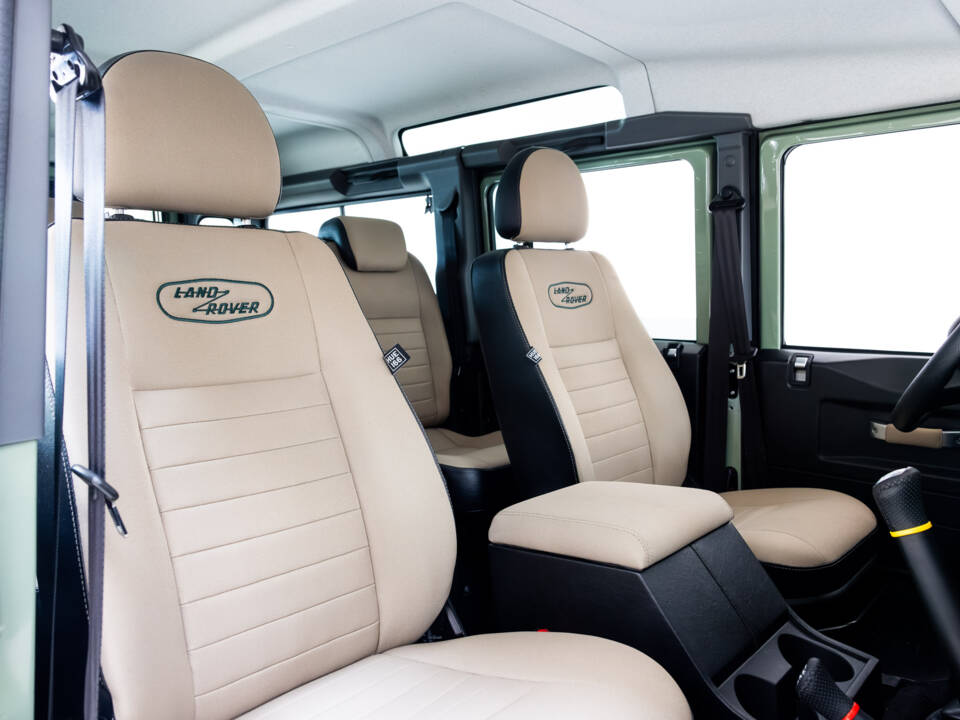 Image 18/36 of Land Rover Defender (2016)
