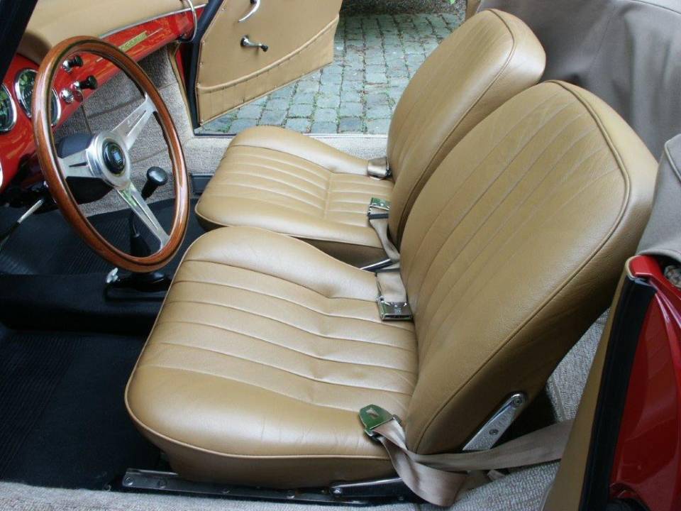 Image 13/35 of Porsche 356 B 1600 Super 90 (1961)