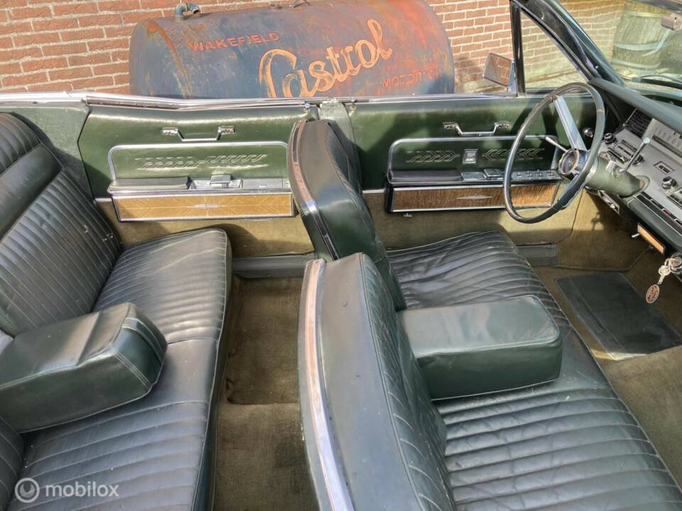 Bild 31/50 von Lincoln Continental Convertible (1966)