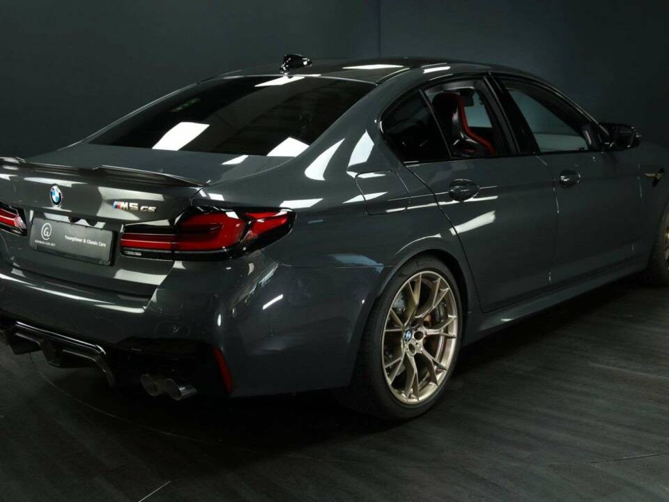 Image 2/50 of BMW M5 xDrive (2022)