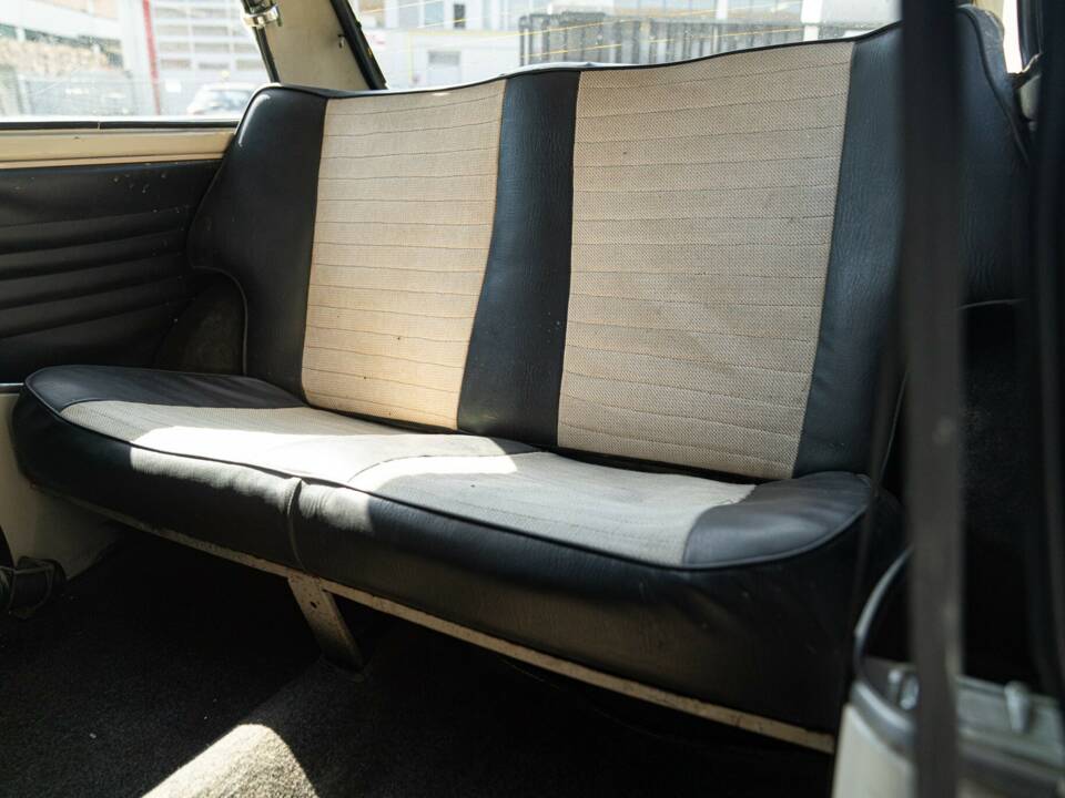 Image 28/47 of Innocenti Mini Cooper 1300 (1974)