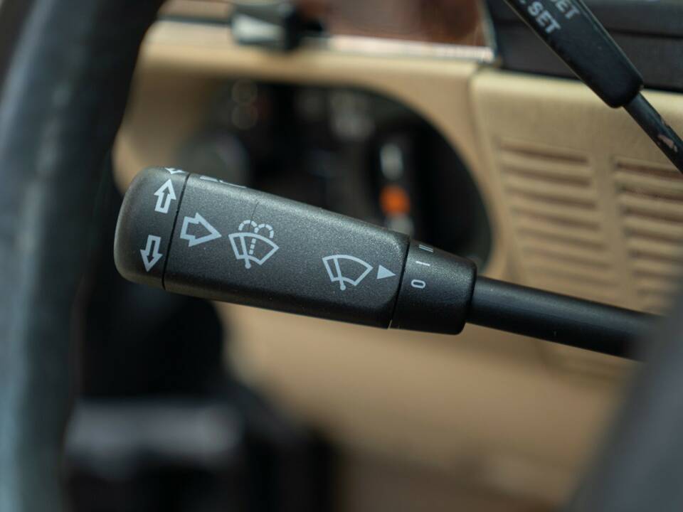 Image 44/50 of Mercedes-Benz 300 SL (1986)