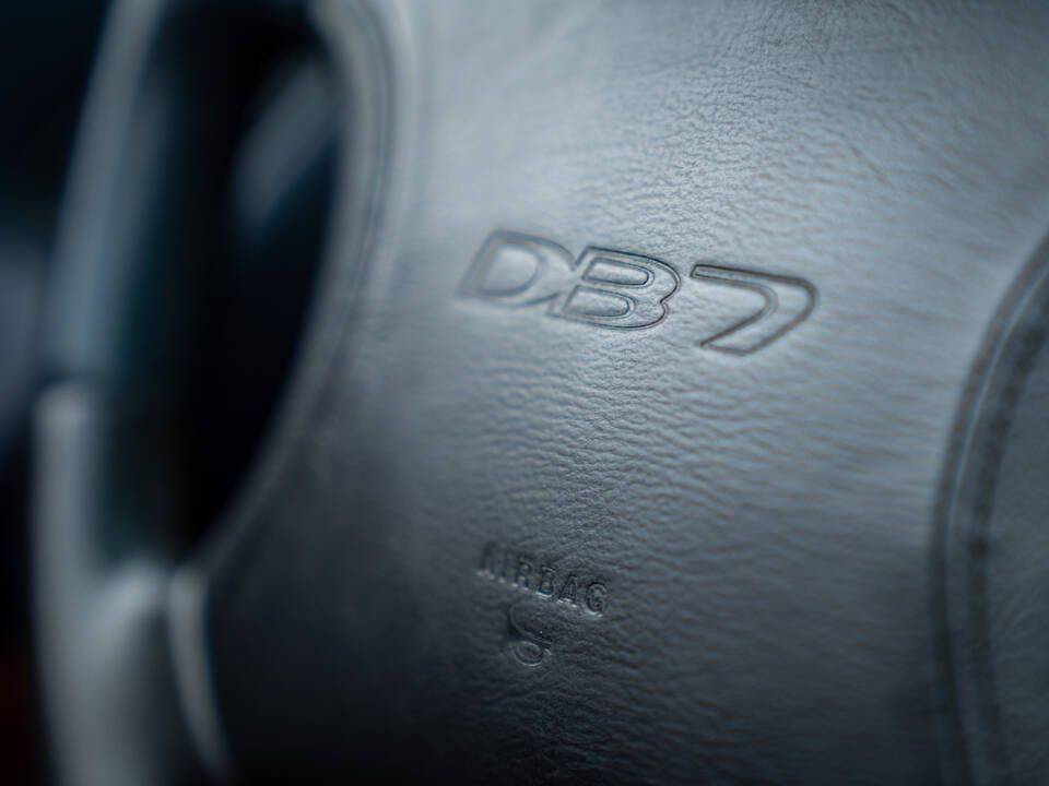 Bild 23/37 von Aston Martin DB 7 Volante (1998)