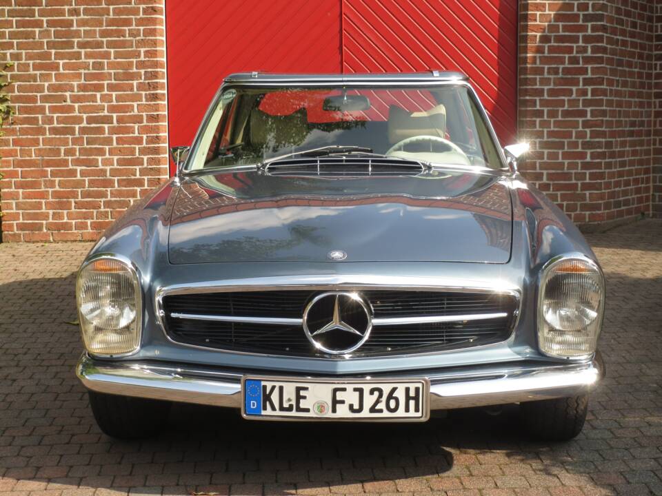 Image 7/38 de Mercedes-Benz 280 SL (1970)