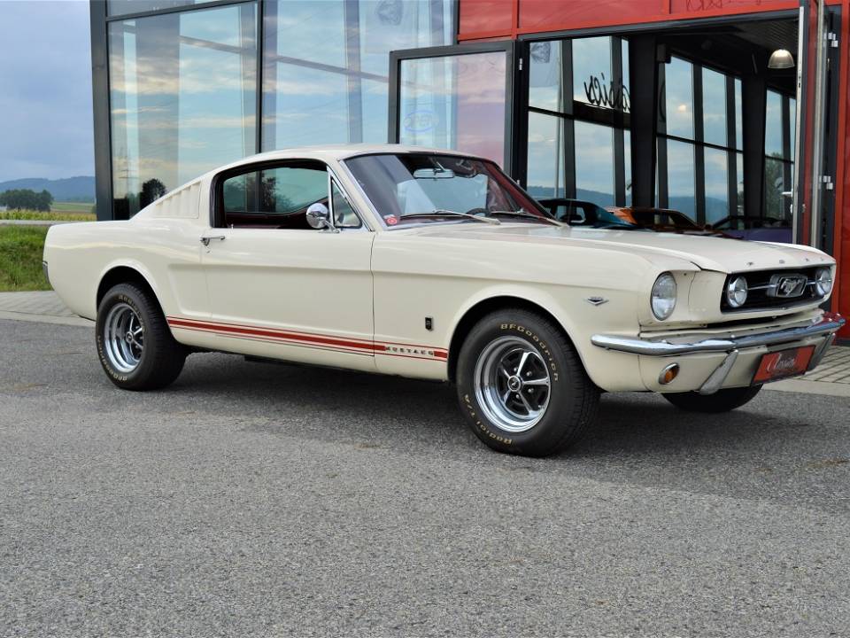 Image 16/33 of Ford Mustang 289 (1966)