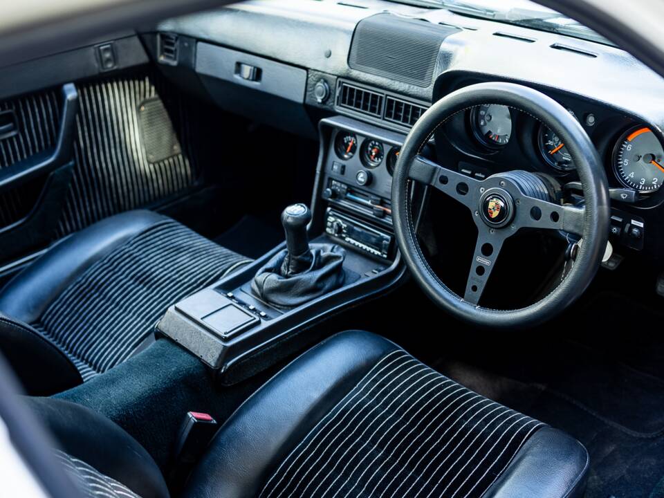 Image 4/50 de Porsche 924 S (1986)