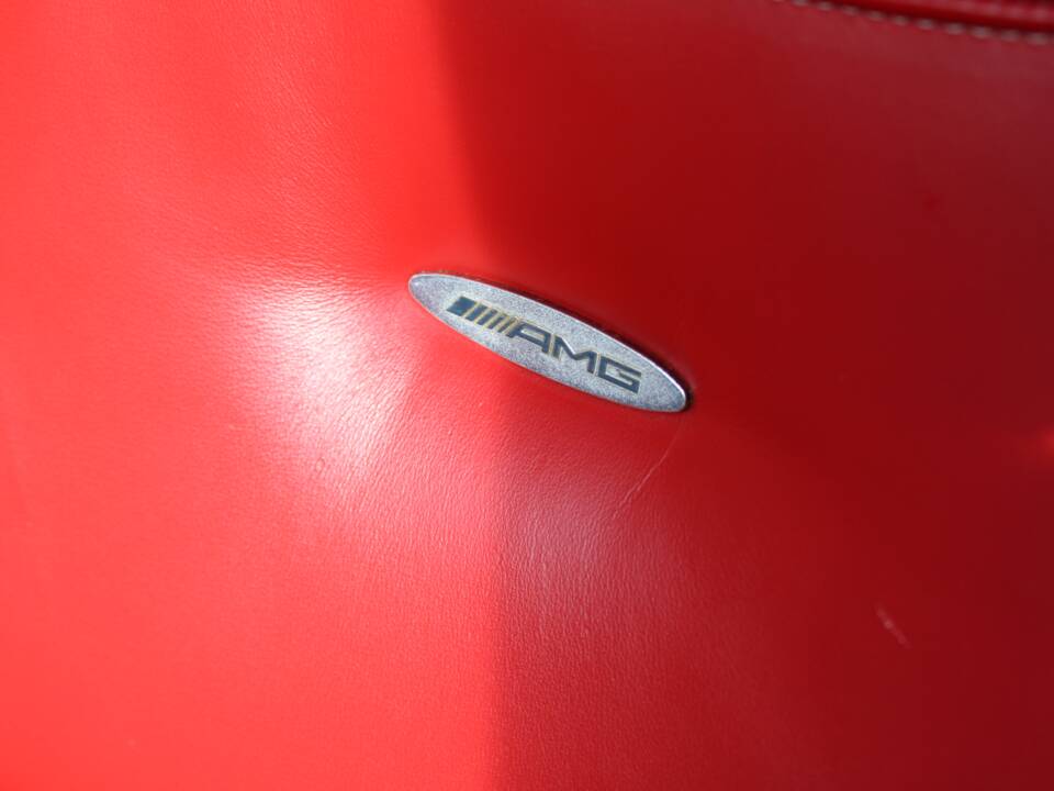 Image 32/57 of Mercedes-Benz SLS AMG (2010)