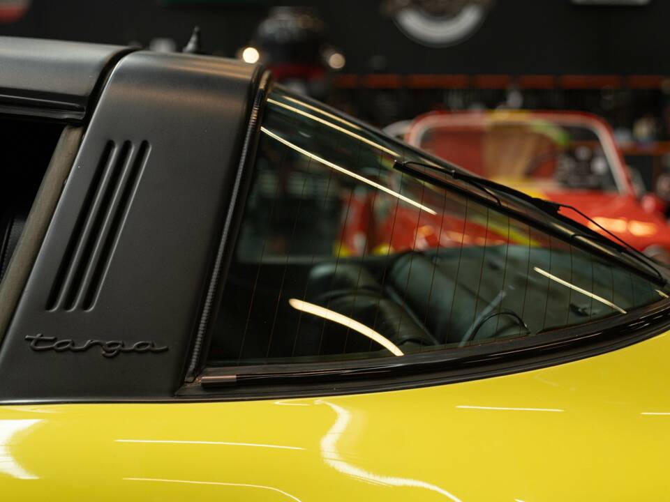 Image 17/47 of Porsche 911 Carrera 2.7 (1975)
