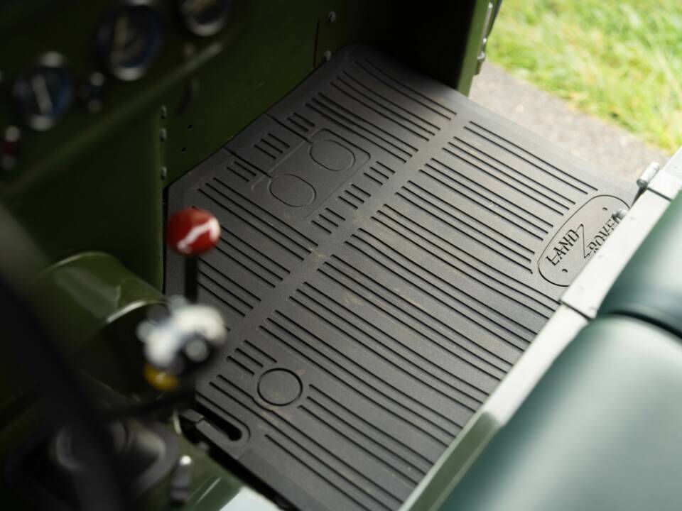 Image 45/50 of Land Rover 80 (1952)