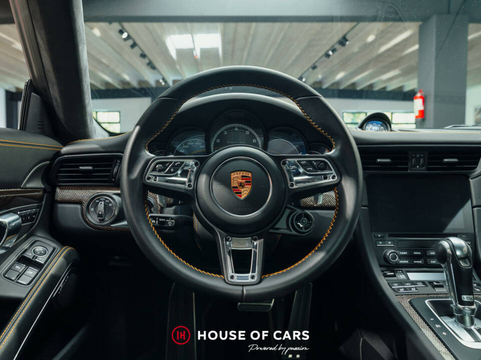 Image 18/25 of Porsche 911 Turbo S Exclusive (2018)