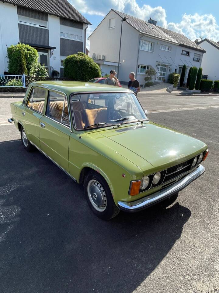 Image 2/20 of FIAT 124 Speciale (1974)