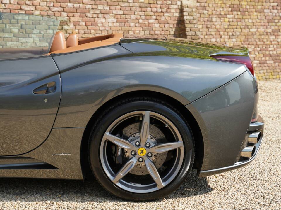 Bild 22/50 von Ferrari California (2010)