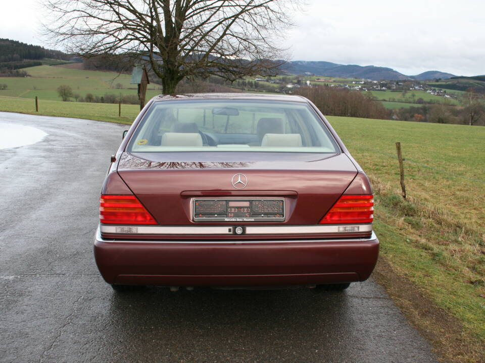 Image 18/69 de Mercedes-Benz 500 SE (1992)