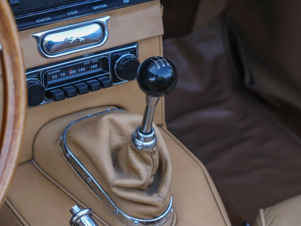 Image 26/50 de Jaguar Type E 3.8 (1964)