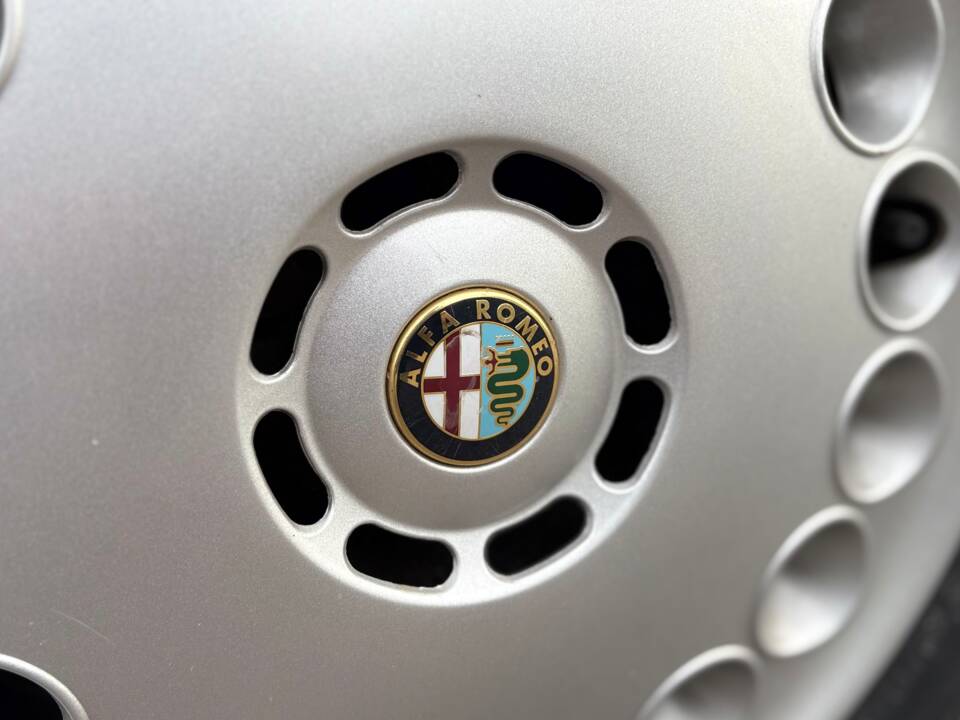 Image 13/26 of Alfa Romeo GTV 1.8 Twin Spark (1999)