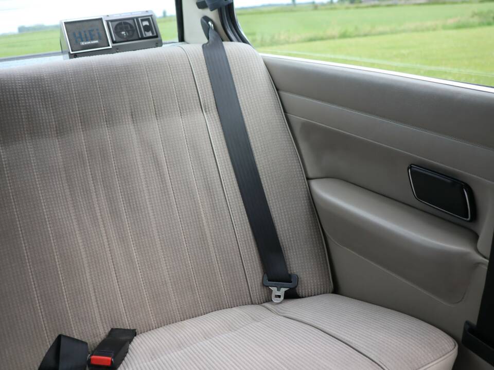 Image 38/50 of BMW 323i (1980)