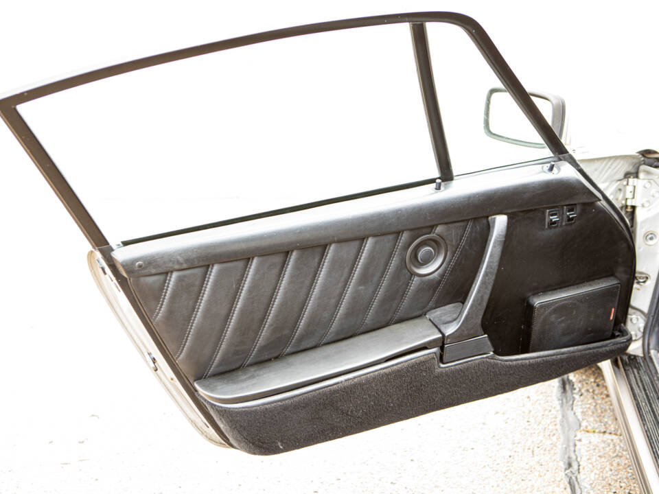 Image 27/47 of Porsche 911 Turbo 3.3 (1983)