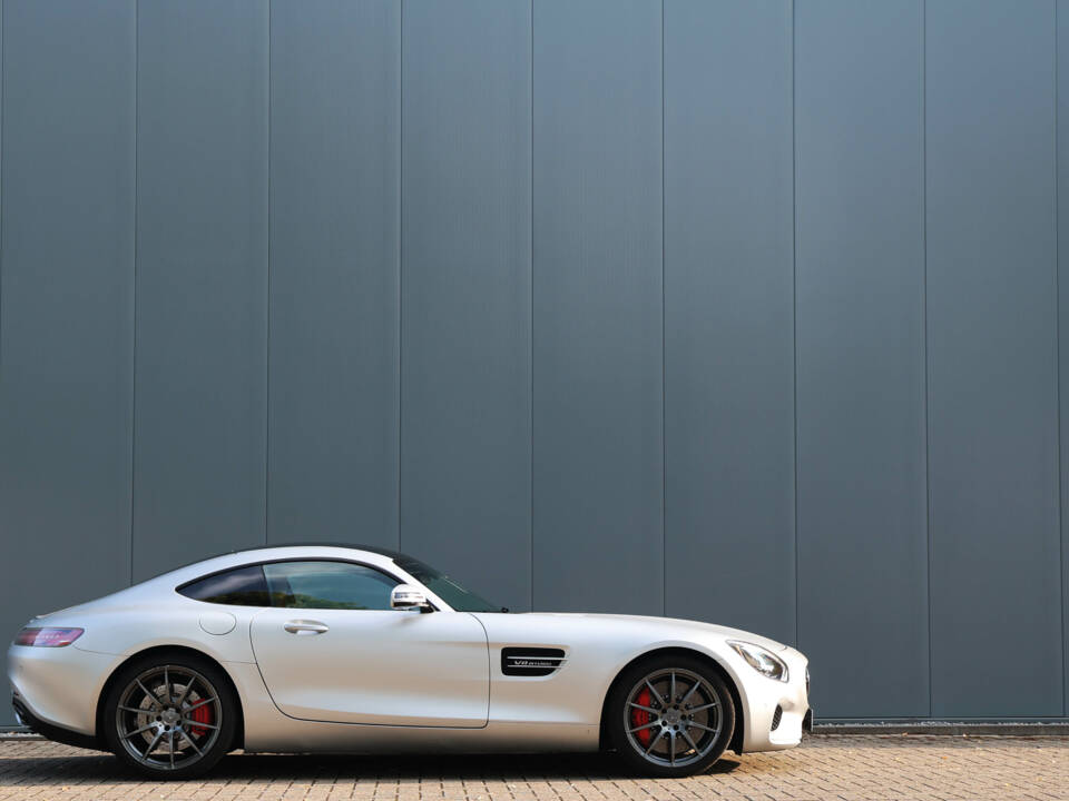 Image 6/56 of Mercedes-AMG GT-S (2017)