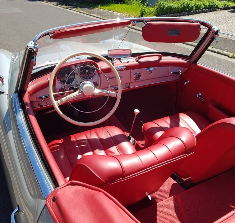Image 3/8 de Mercedes-Benz 190 SL (1956)