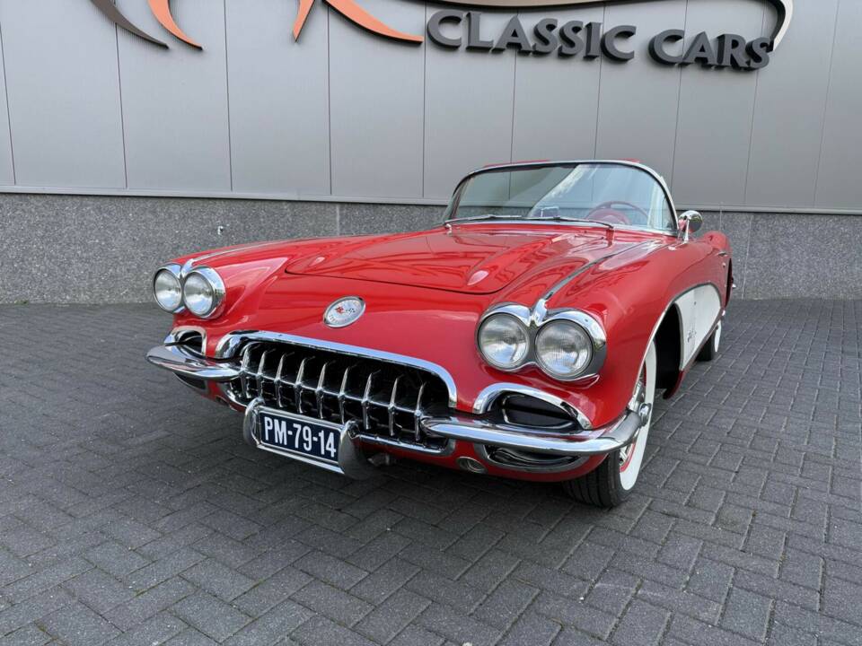 Image 17/50 of Chevrolet Corvette (1959)