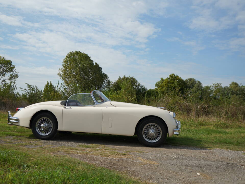 Image 46/58 of Jaguar XK 150 3.4 S OTS (1958)