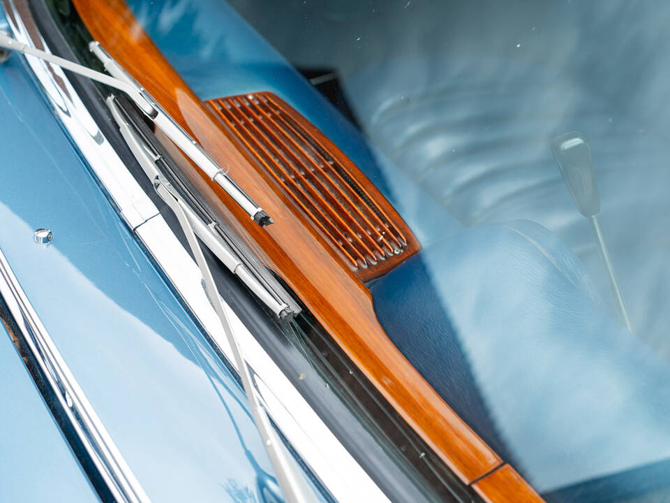 Image 18/48 of Mercedes-Benz 280 SE (1969)