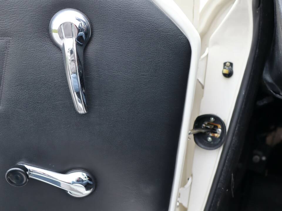 Image 27/50 de Triumph TR 6 (1970)