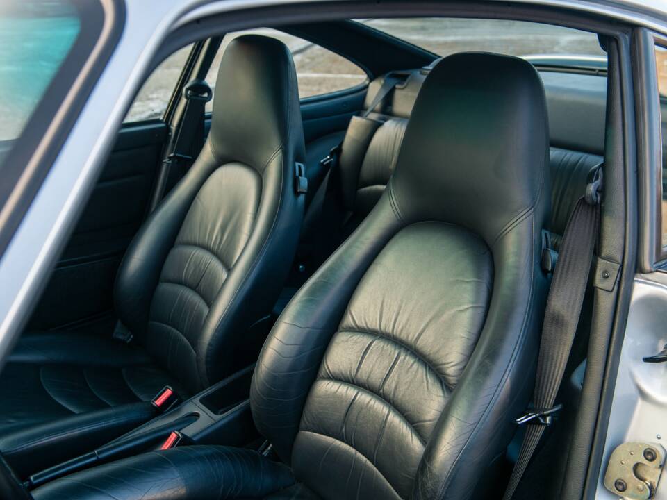 Bild 21/27 von Porsche 911 Carrera (1994)