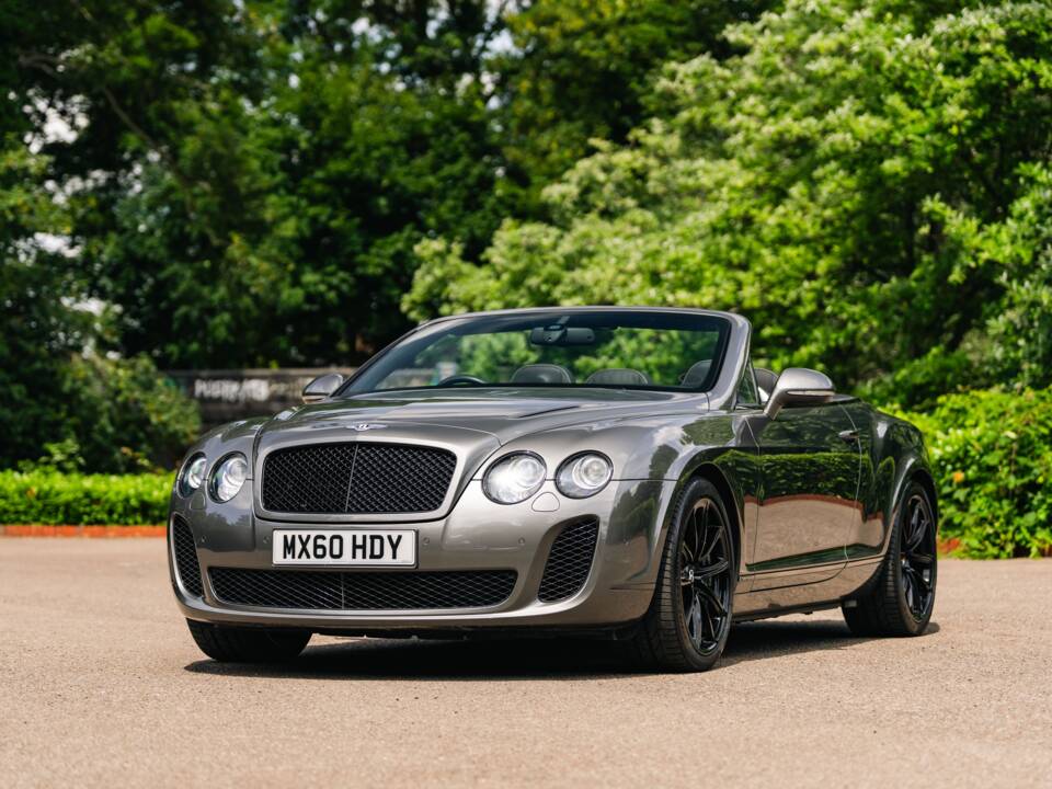 Immagine 13/50 di Bentley Continental GTC (2010)