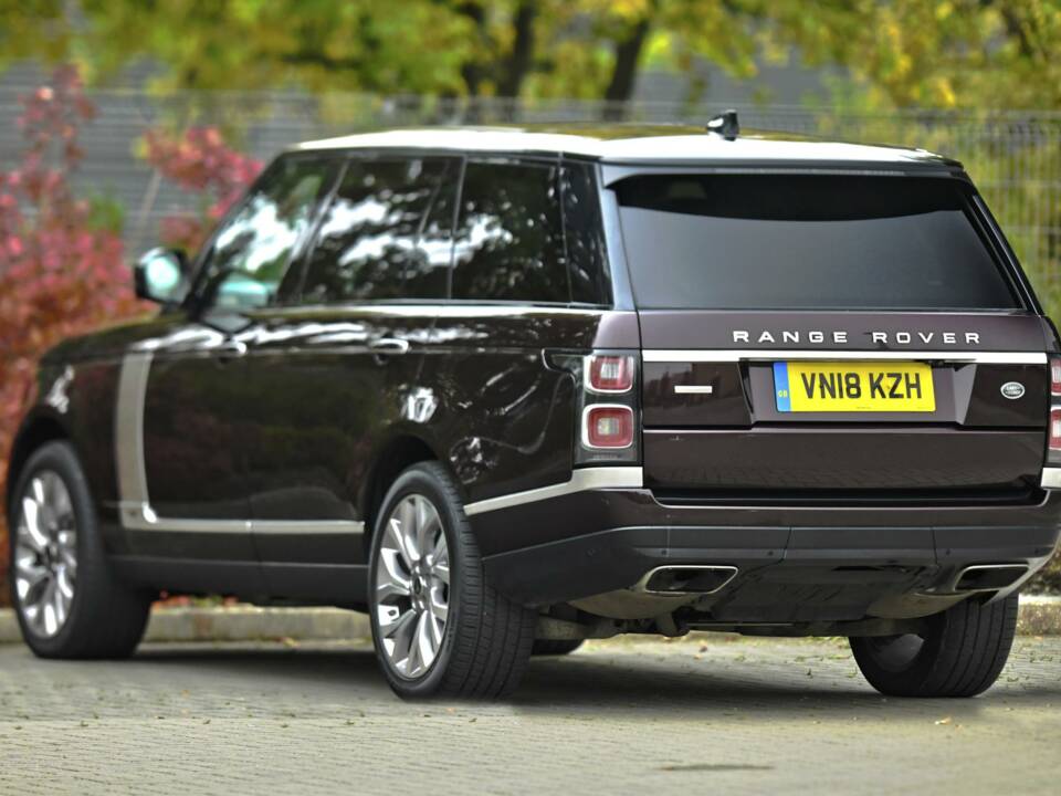 Image 20/50 of Land Rover Range Rover V8 SV Autobiography (2018)