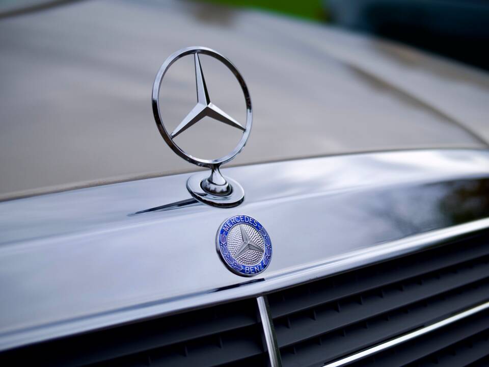Immagine 10/20 di Mercedes-Benz 500 E (1991)