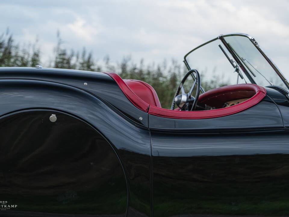 Immagine 9/21 di Jaguar XK 120 OTS (1951)