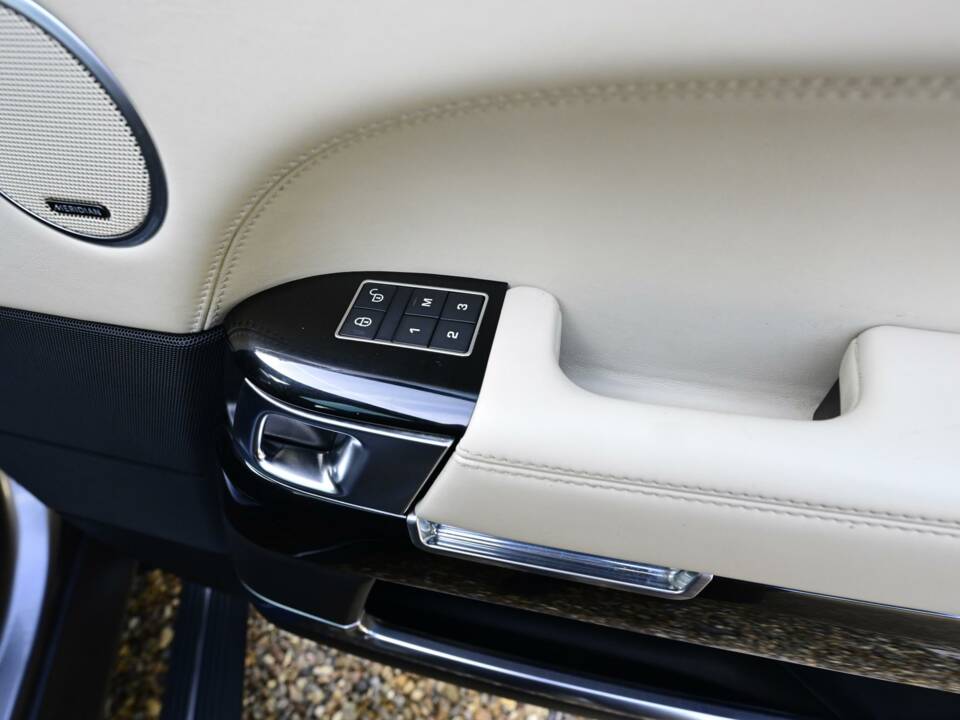 Image 31/50 de Land Rover Range Rover Autobiography SDV8 (2016)