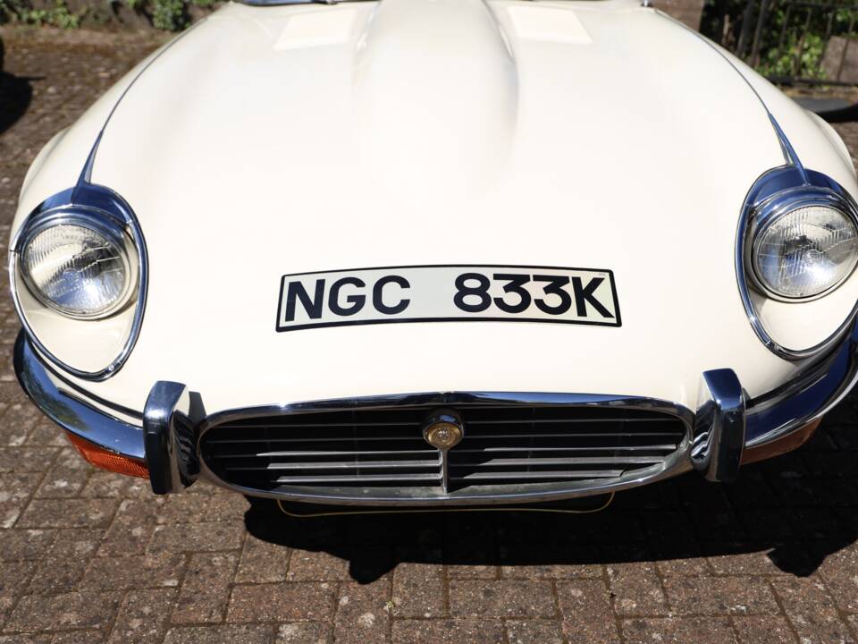 Image 12/50 de Jaguar Type E V12 (1972)