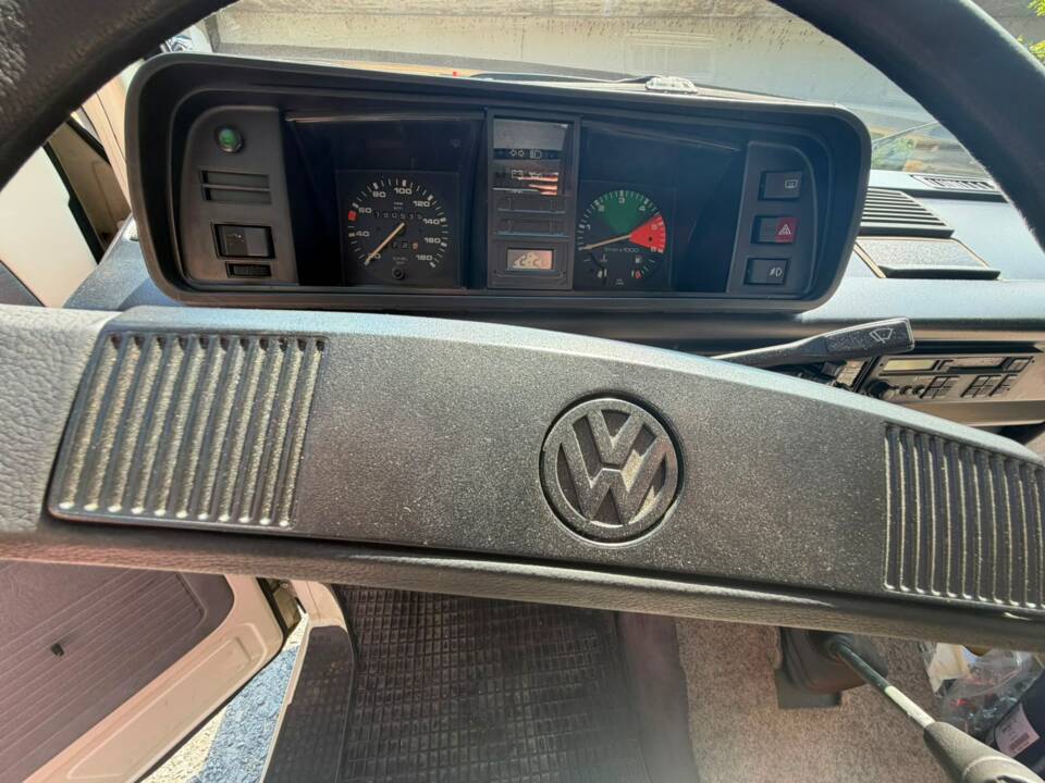 Bild 14/17 von Volkswagen T3 Multivan 1.6 TD (1990)