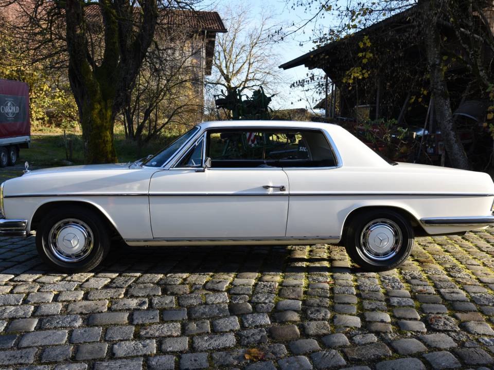 Image 3/24 of Mercedes-Benz 250 CE (1971)