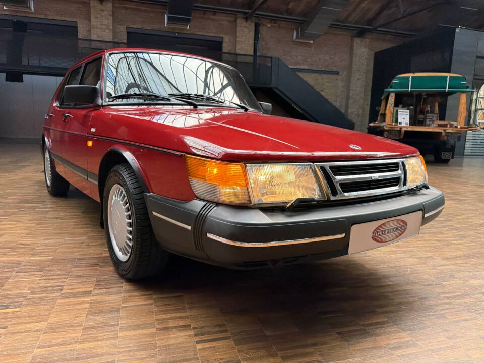 Image 7/42 of Saab 900 2.0i 16V (1991)