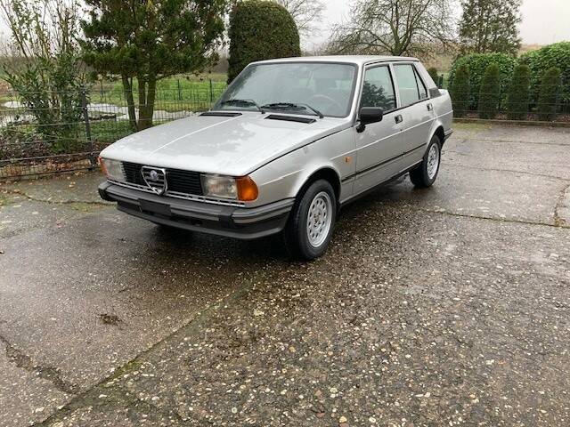 Bild 8/8 von Alfa Romeo Giulietta 1.6 (1982)