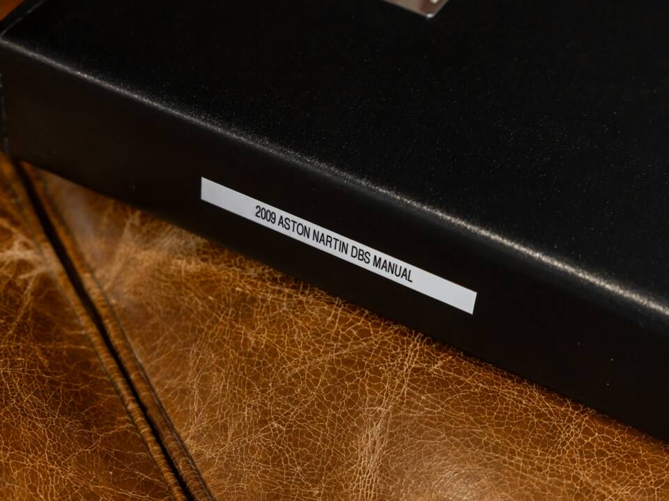 Image 55/77 of Aston Martin DBS (2009)