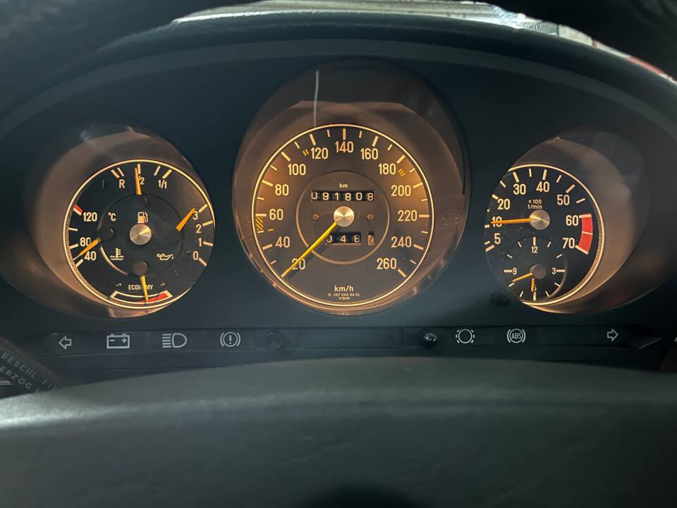 Bild 35/99 von Mercedes-Benz 500 SLC (1981)