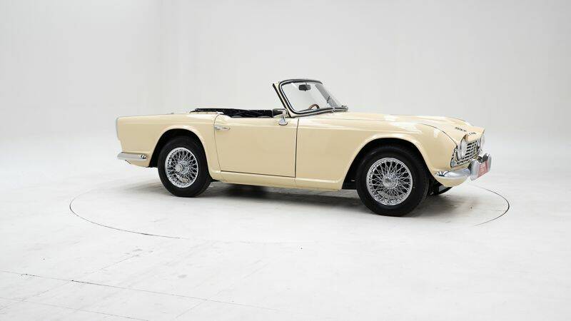 Image 3/15 of Triumph TR 4 (1965)
