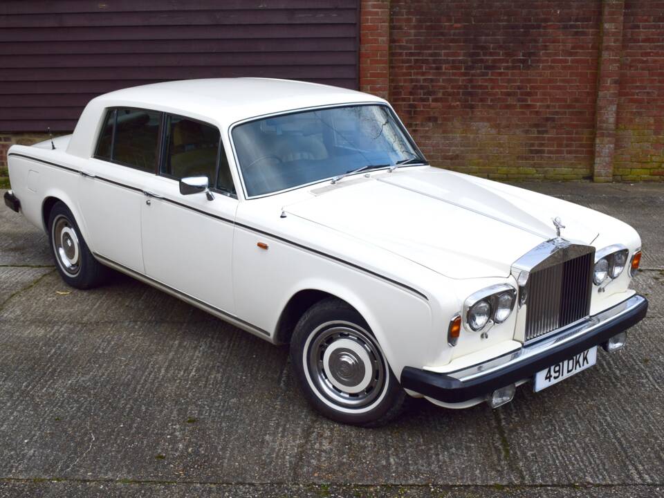 Image 36/50 of Rolls-Royce Silver Shadow II (1979)