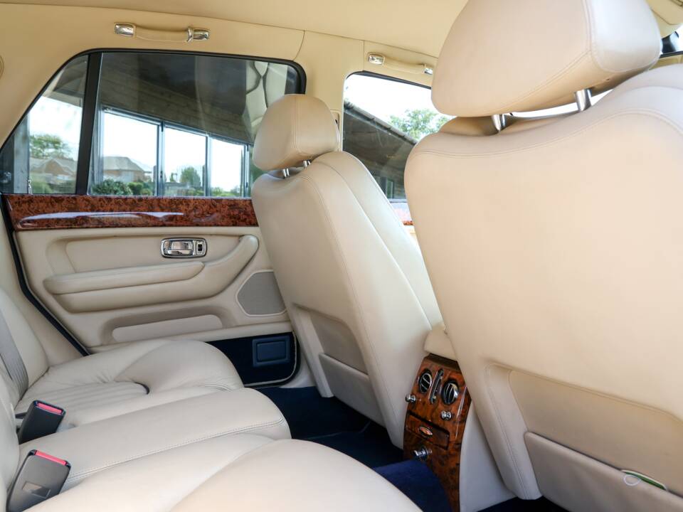 Image 5/37 de Bentley Arnage Red Label (2000)