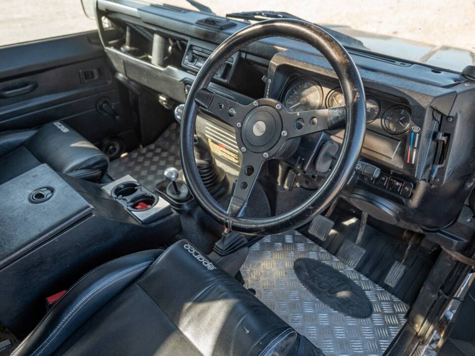 Afbeelding 4/33 van Land Rover Defender 90 Td5 (2001)