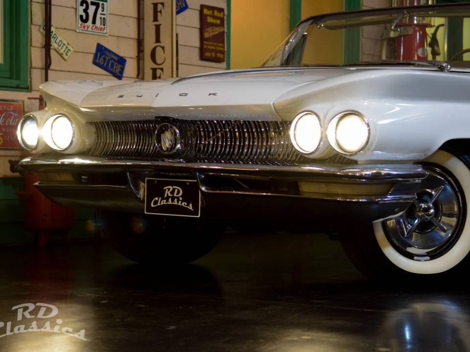 Image 36/47 of Buick Le Sabre Convertible (1960)